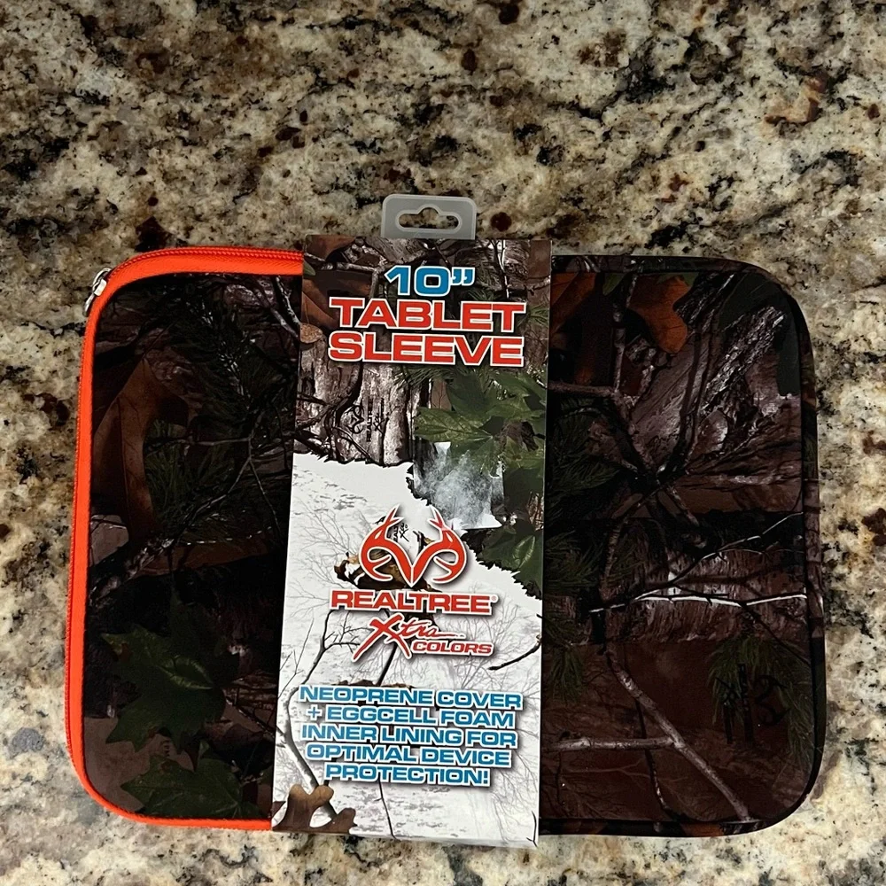 Realtree tablet sleeve nwt